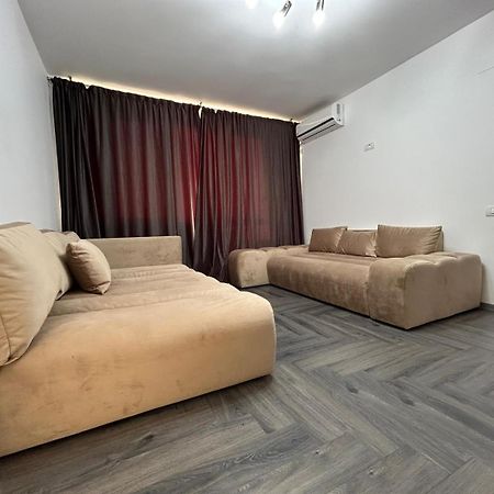 Elit Apartment Craiova Exterior photo